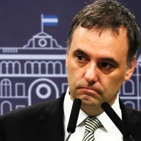 Empieza el “post renuncia”: Adorni no podrá salir del país sin permiso de la Justicia