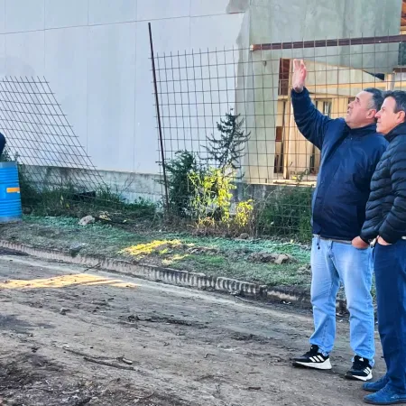 Sciaini supervisó los avances de los trabajos de cordón cuneta en Roque Pérez