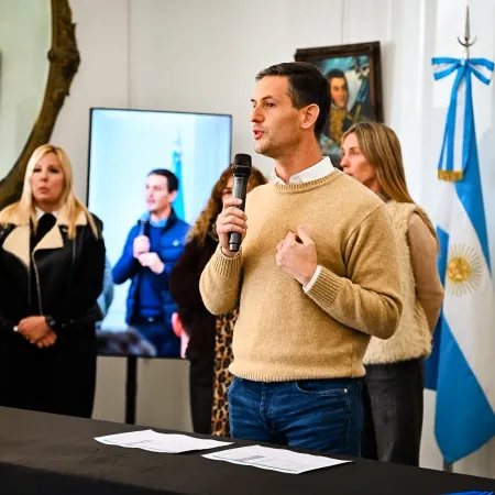 Con Mantegazza presente, 14 familias de San Vicente recibieron las llaves de su nuevo hogar