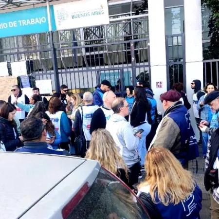 Tensión salarial: el gobierno de Kicillof ofreció un aumento escalonado y los gremios definen