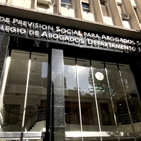 Polémica en puerta: millonarios gastos en la Caja de Abogados desatan otro conflicto