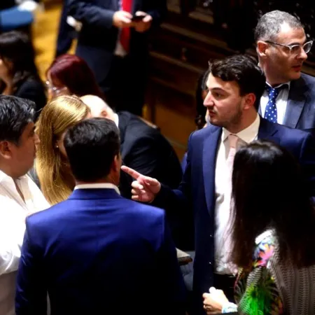 Tras una extensa interna, el bloque libertario en Diputados bonaerense encara un enroque en la conducción
