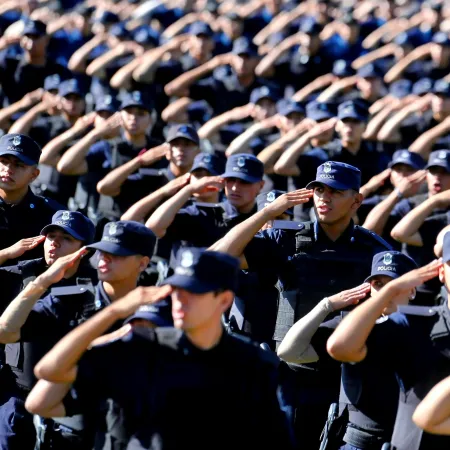 El gobierno de Kicillof anunció un nuevo aumento para la Policía bonaerense a partir de julio