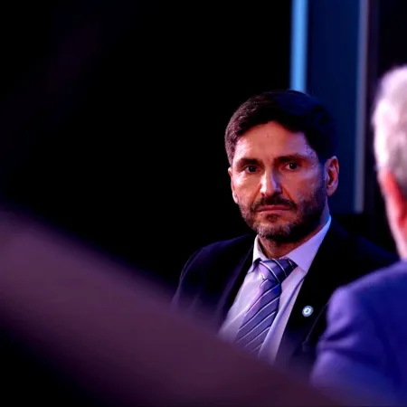 “Deteriora la educación pública”: gremios de Santa Fe condenan a Pullaro por las medidas para los docentes