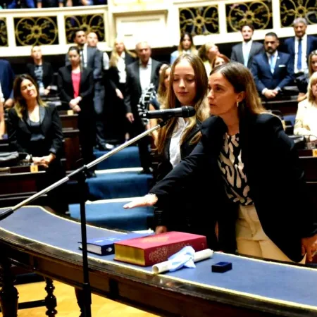 Un enroque de diputadas debilitó a Kicillof en la Legislatura bonaerense