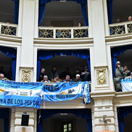 En la previa al partido entre Argentina – Inglaterra, Diputados sancionó una ley para veteranos de Malvinas