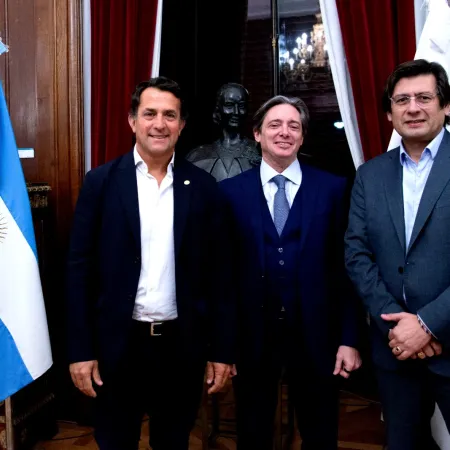 La Legislatura porteña distinguió un libro sobre América Latina y la Comunicación Social