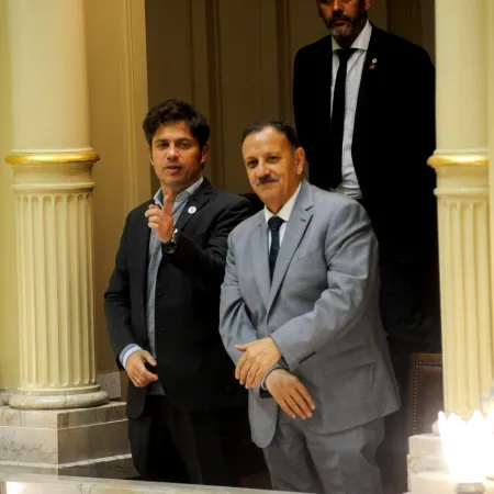 Desde el Senado bonaerense, un senador libertario puso la lupa sobre una oficina de Kicillof en Miami