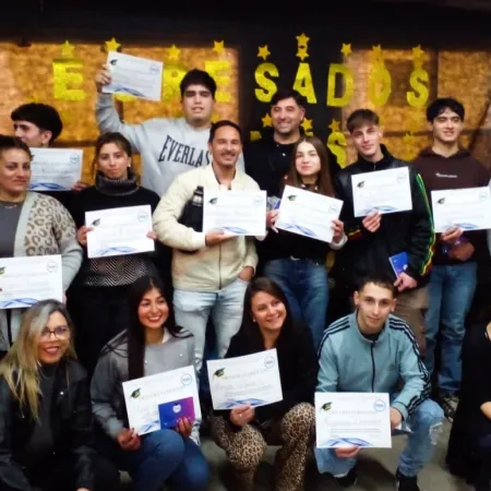 Wischnivetzky felicitó a los nuevos egresados del Programa FINES de Mar Chiquita