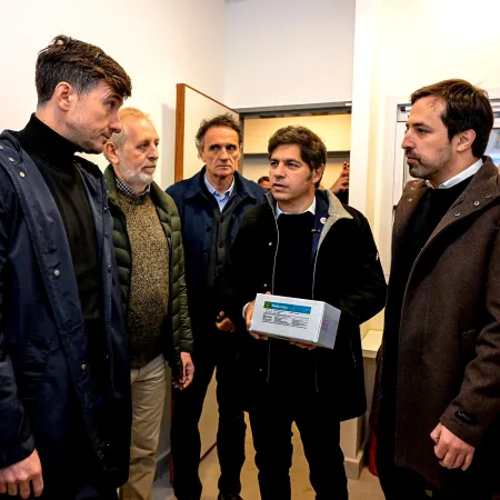 En medio de la crisis de seguridad y política en Morón, Kicillof tuvo un gesto con Ghi e inauguró un CAPS