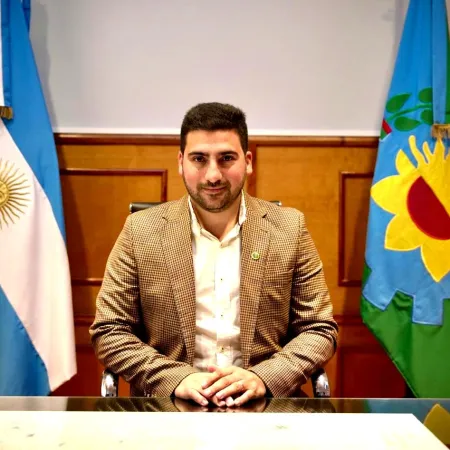 Egüen anunció un nuevo aumento salarial para municipales y jubilados de 25 de Mayo