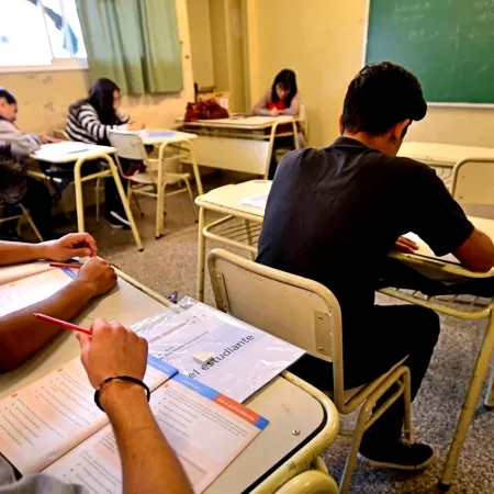 Un pedido de informes de la oposición desató la preocupación en el Senado bonaerense sobre las escuelas secundarias