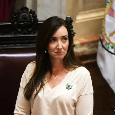 Con los tapones de punta: Villarruel le respondió a Santilli y lo tildó de "parasito"