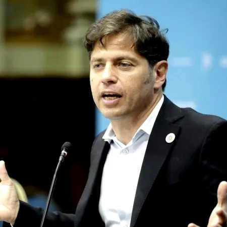 Kicillof acusó a Milei de usar los fondos de las provincias para asegurar su reelección
