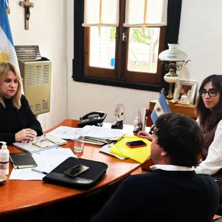 Revilla recibió a autoridades bonaerenses para trabajar sobre el sistema educativo de General Arenales