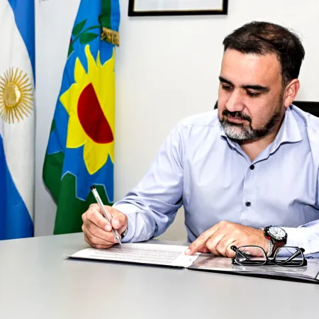 El diputado Luayza busca agilizar habilitaciones para comercios bonaerenses con una sola plataforma