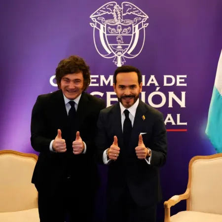 Milei acompañó la asunción de De la Espriella y refuerza sus vínculos con la derecha regional