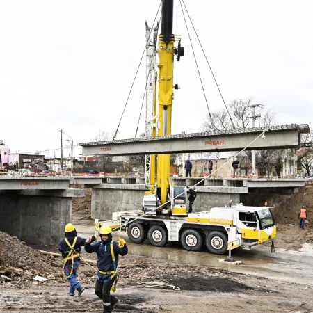Bahía Blanca avanza con las obras del nuevo puente de Pampa Central sobre el Canal Maldonado
