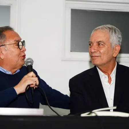 En modo candidato a gobernador, Alak se mostró junto a Descalzo y dejó un mensaje de unidad para el peronismo
