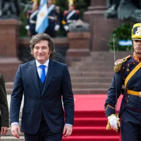Tras días de ausencia pública, Milei reapareció con un fuerte mensaje y un gesto hacia Macri