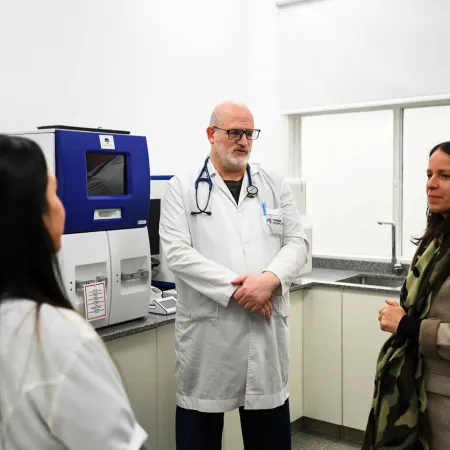 El Hospital Houssay de Vicente López sumó consultorios de Cardiología y un nuevo Laboratorio de Bacteriología