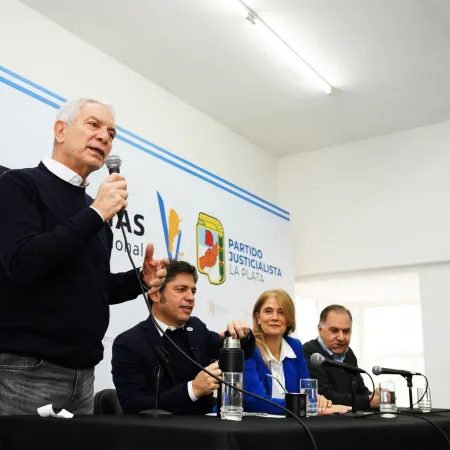 En un encuentro de “Peronismo para Peronistas”, Alak afirmó que Kicillof es “la esperanza en la Argentina”