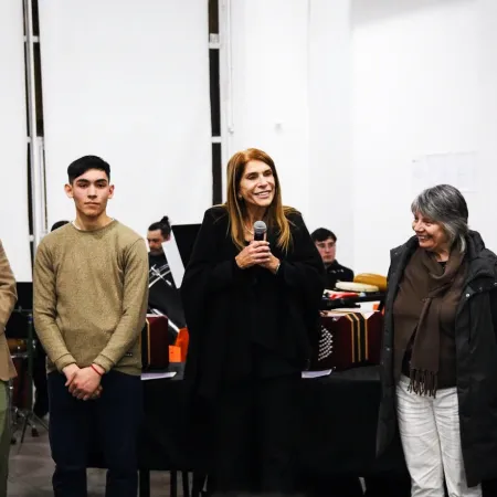 Magdalena Sierra participó de la entrega de bandoneones al Instituto Municipal de Música de Avellaneda