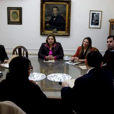 Ludopatía infantil: fuerte reclamo opositor a Kicillof por el juego online y las adicciones