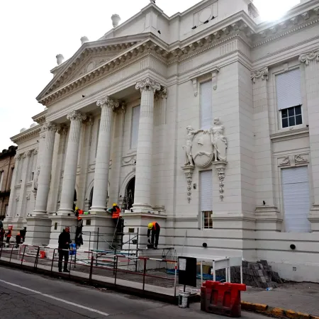 Avanza la puesta en valor de la emblemática Escuela N° 2 de Bahía Blanca