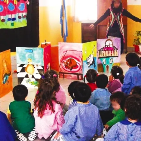 Presentan un proyecto para reforzar la protección de niños y adolescentes en redes sociales