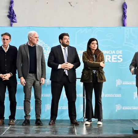 Desde Berisso, Kicillof volvió a desafiar al modelo de Milei: “No creemos en el sálvese quien pueda”
