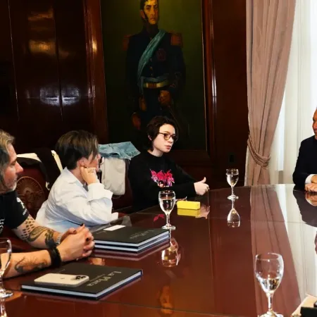 En La Plata: Alak recibió a Ian Moche y destacó la importancia de la educación inclusiva