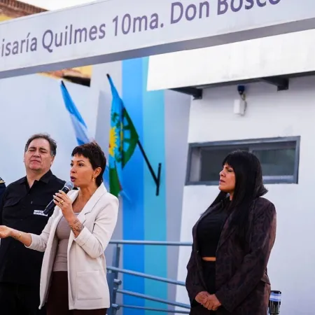 Quilmes: Mayra Mendoza, Eva Mieri y Alonso encabezaron la inauguración de la nueva comisaría de Don Bosco