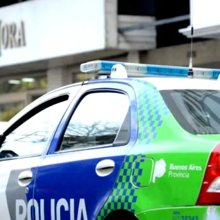 Fan de los Wallabies: ladrón con una pierna amputada robó una tienda de ropa en Morón