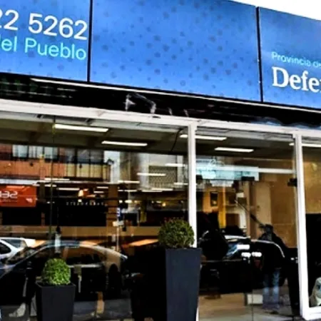 Proponen que la Defensoría del pueblo bonaerense intervenga para ayudar a personas endeudadas