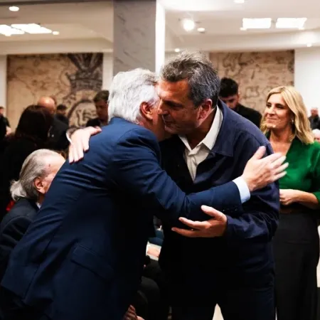 Con la cabeza en el 2027: Massa pidió trabajar con gobernadores y diputados para fortalecer la unidad en el peronismo