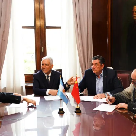 Alak se reunió con el embajador chino: avanzó en acuerdos bilaterales con empresarios de Shanghái y La Plata