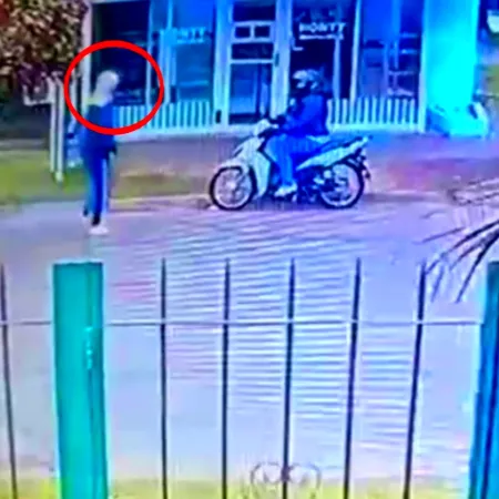 Con herramientas y ropa de trabajo, hizo "una changa" y le robó a una vecina en Tres de Febrero