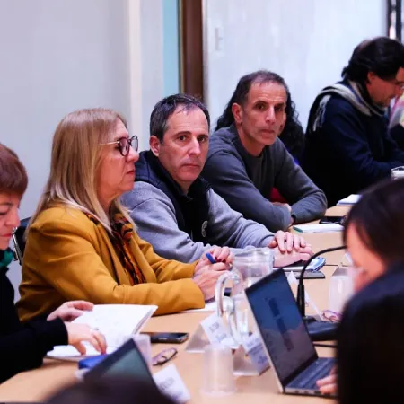 El Frente de Unidad Docente Bonaerense le reclamó a Kicillof una convocatoria urgente a paritarias en septiembre