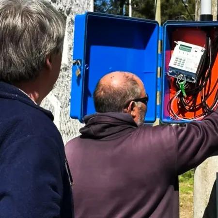 General Arenales avanza con la instalación de nueva iluminación en el loteo del Plan Familia Propietaria