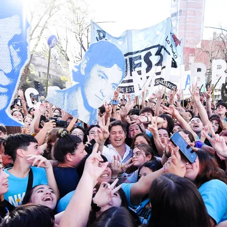 Kicillof suspende una actividad en el interior bonaerense y se suma a la marcha por La Noche de los Lápices en La Plata