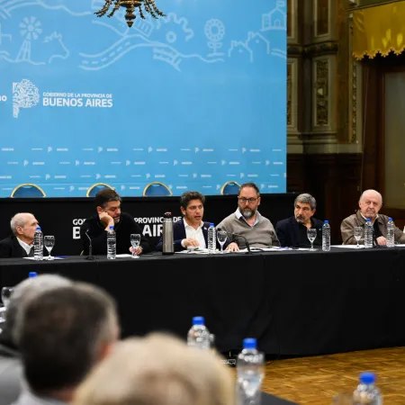 Kicillof llamó a construir un nuevo “Plan nuclear” y criticó a Milei por querer privatizar el sector