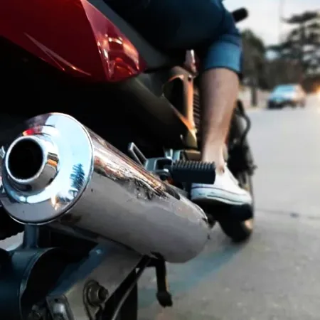 Avanza un proyecto para terminar con los “caños escapes libres” de motos en la Provincia de Buenos Aires