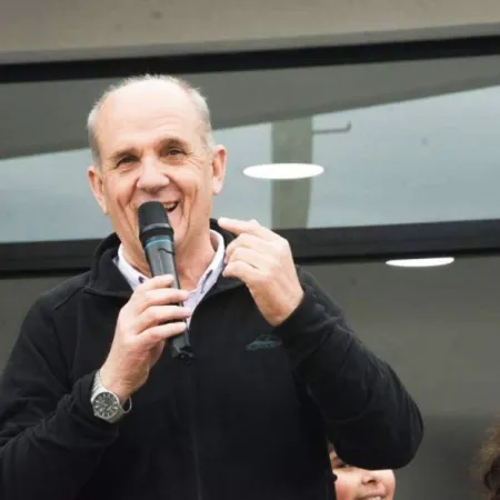“Un 4 de copas de Morón”: con un tweet viejo, Zurro fulminó a Zabaleta criticar a La Cámpora