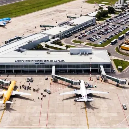 Alak avanza en un acuerdo internacional con Shanghai para potenciar la logística del Aeropuerto de La Plata