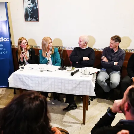 Magario se pone al frente de la Gobernación y apuntó contra Milei por la caída del empleo y la deuda de Nación