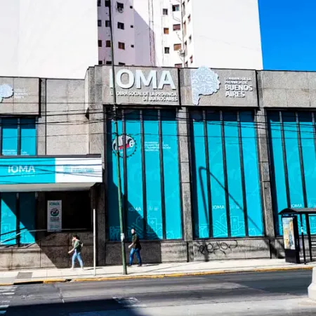 Un municipio bonaerense recibirá un pago millonario por una deuda de IOMA y anunció que la repartirá a los empleados