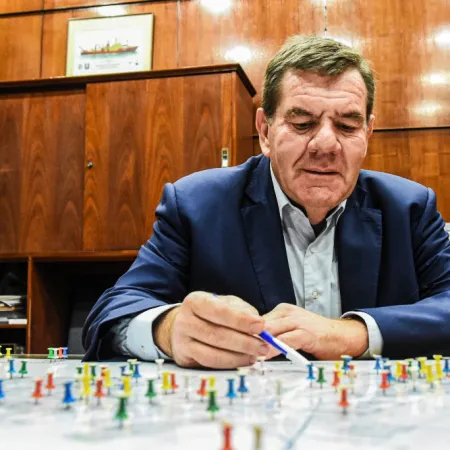 En medio de la ola de inseguridad en Mar del Plata, Montenegro deja su banca en el Senado y prepara su regreso a la intendencia