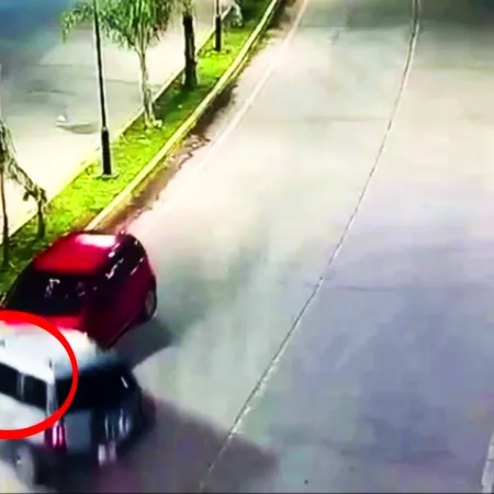 Un bebé recién nacido falleció durante un triple choque en Ensenada