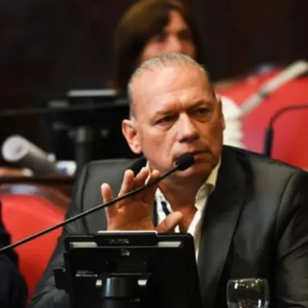 Berni presentó un proyecto para proteger las tierras rurales bonaerenses y limitar su extranjerización
